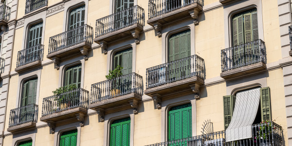 Puertas y Ventanas de Aluminio / PVC a medida en Barcelona · Aislamientos Acústicos