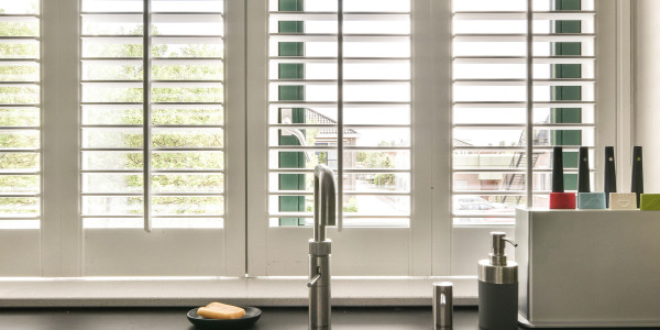 Puertas y Ventanas de Aluminio / PVC a medida en Barcelona · Contraventanas de Aluminio y Persianas