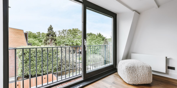 Puertas y Ventanas Aislantes de Aluminio / PVC en Barcelona · Aislamientos Acústicos
