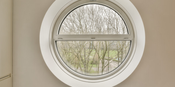 Fabricantes / Instaladores de Puertas y Ventanas de Aluminio / PVC Folgueroles · Ojo de Buey, Curvada y Antiruido