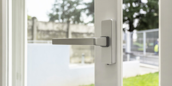 Carpintería Metálica de Aluminio / PVC Mura · Aislamientos Acústicos