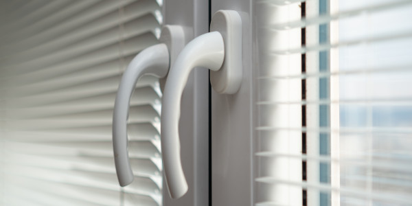 Carpintería Metálica de Aluminio / PVC Mura · Estanqueidad al Aire